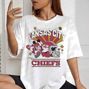 Mickey Mouse Kansas City Chiefs Player Helmet Logo T-Shirt Disney NFL 26